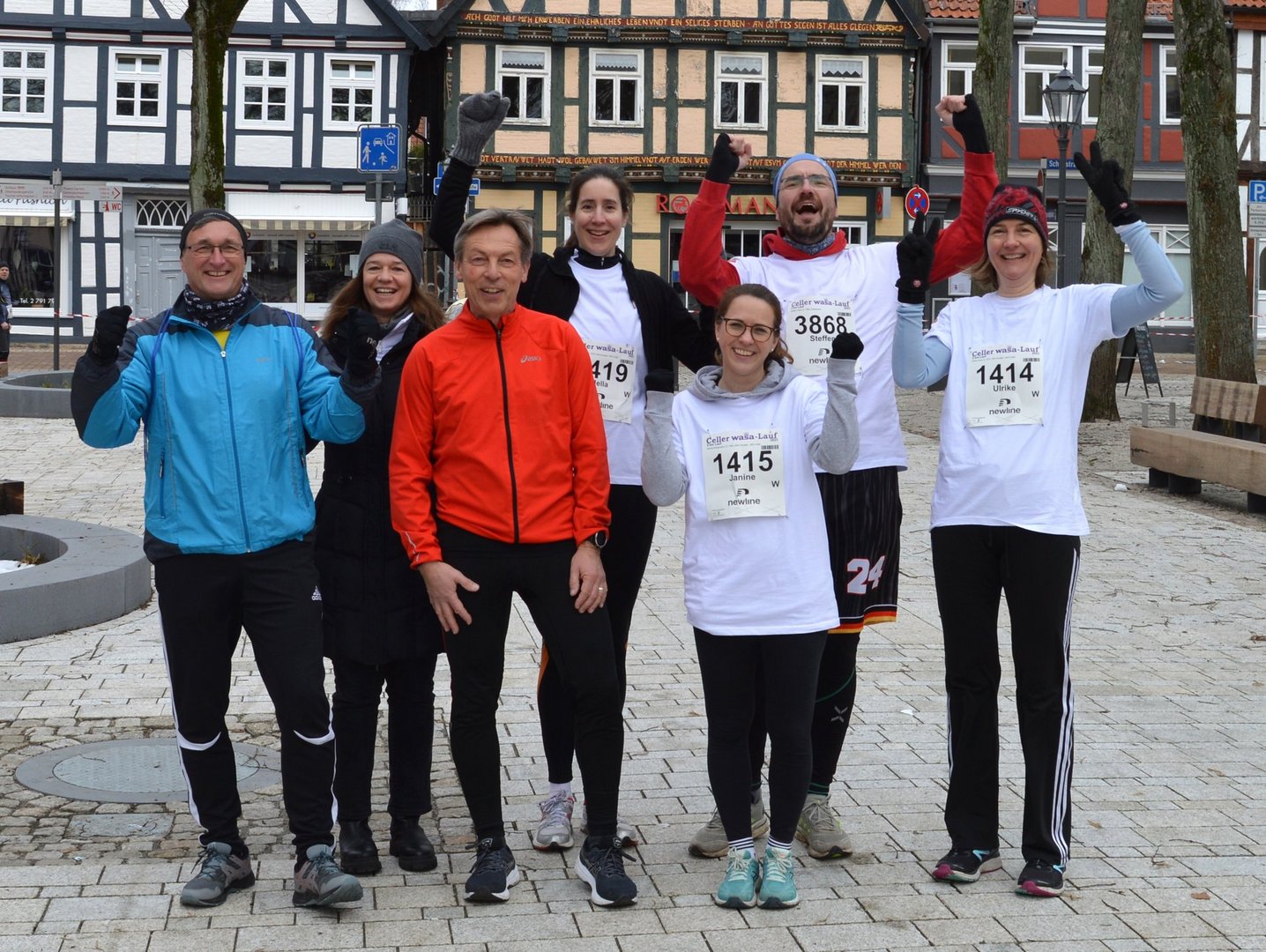 Gruppe von Teilnehmern beim WASA-Lauf in der Innenstadt von Celle.